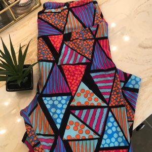 ✨Lularoe playful OS leggings✨